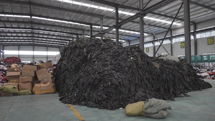 高密:新技術助力廢舊衣物再生循環利用 舊衣也可換新衣